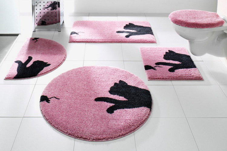 Выбираем коврик для женской ванной комнаты в розовом цвете 