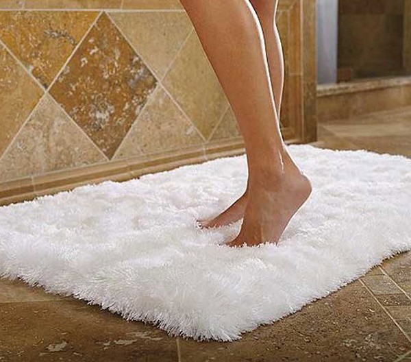 Синтетические варианты ковриков для ванной