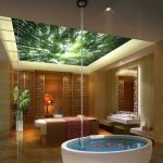 натяжной потолок в ванну с рисунком природы и подсветкой