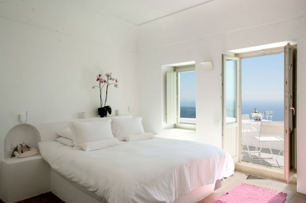 Белая кровать для спальни — классические взгляды на шикарный интерьер в фото обзоре!