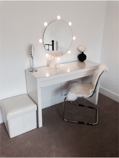 Гримерное зеркало с лампочками: 75 элегантных идей для гардеробной, спальни и ванной