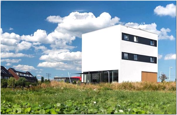Гостиная геометрического дома-куба в Нидерландах