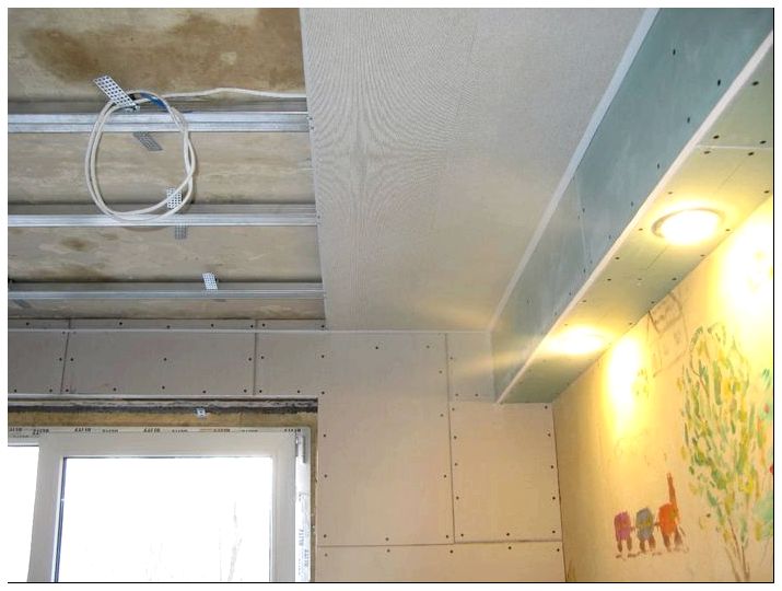 Пластиковые панели для потолка: инструкция по отделке своими ...
