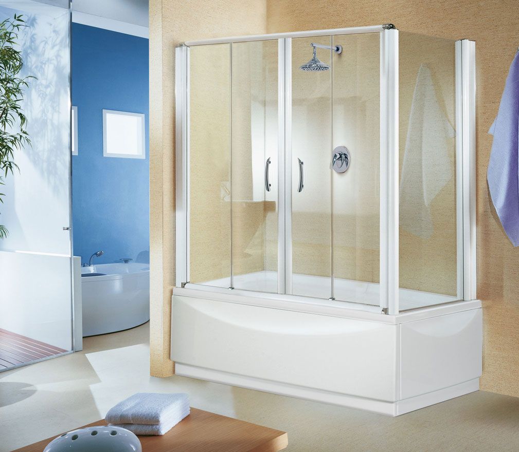 Выбор раздвижных стеклянных шторок для просторной ванной комнаты 