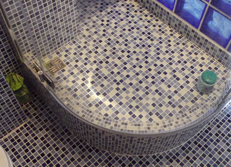 Как провести отделку ванной комнаты мозаичной плиткой 