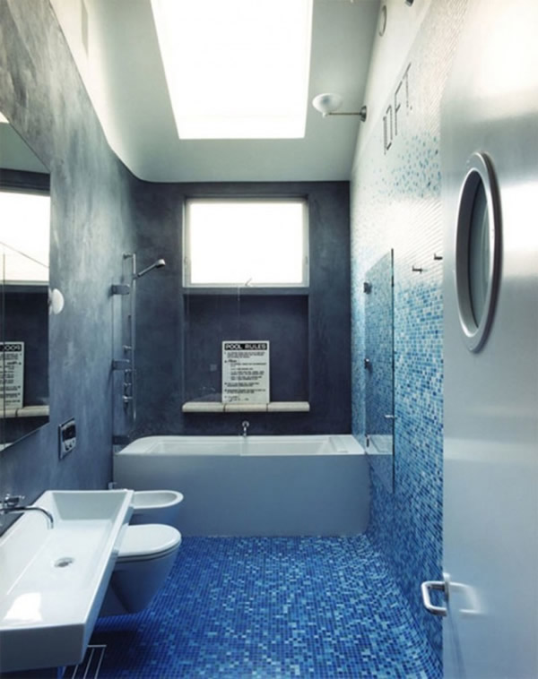 Акриловая угловая модель со стеклянными шторками фигурной конструкции в дизайне ванной