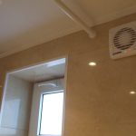 квадратный вентилятор у ванную комнату примеры